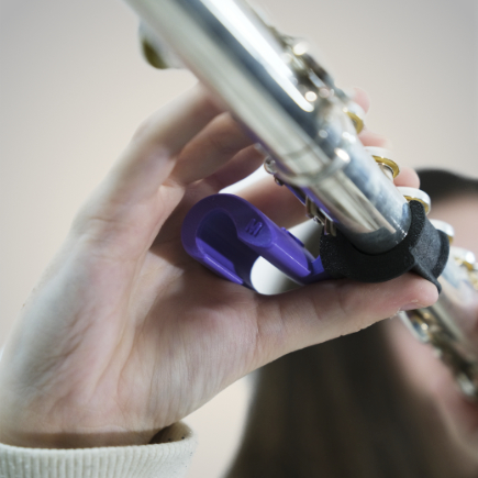 Una niña usando Fluture Ergo C